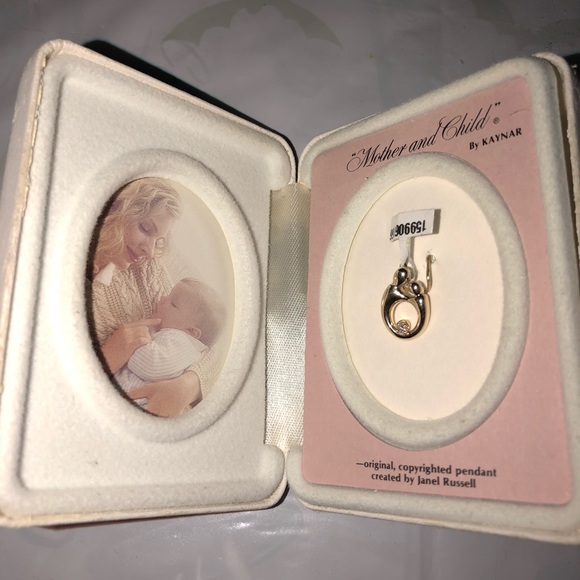 Mother and Child 14k Gold Pendant with Diamond - Picture 1 of 8